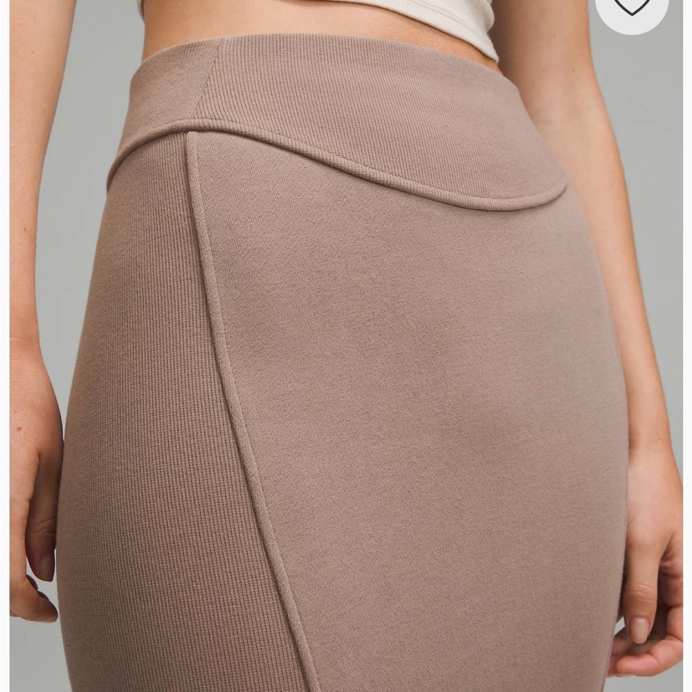 Lululemon Scuba Soft Taupetastic High Rise Mini Skirt! Perfect color w white tee - Picture 2 of 10